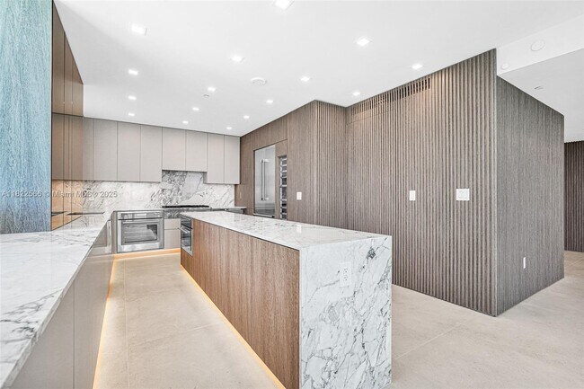 Building Photo - 3535 S Ocean Dr