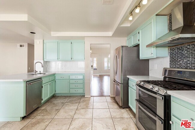 Building Photo - 39851 Ranchwood Dr
