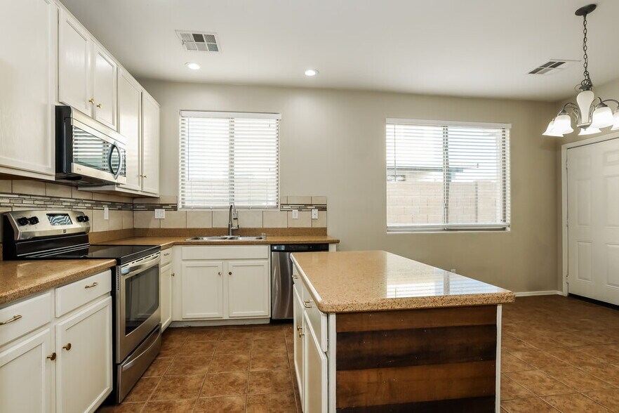 Building Photo - 17378 W Holland Ln