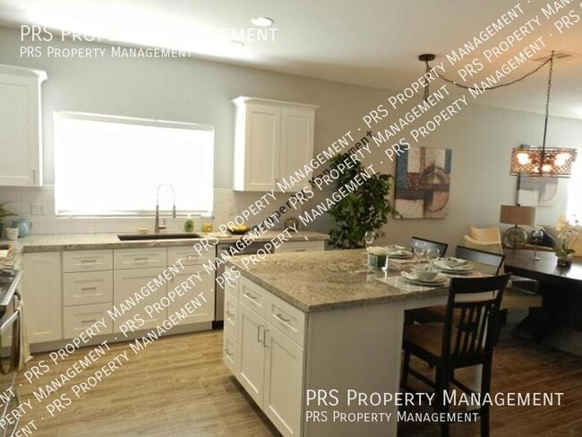 Building Photo - 2052 E La Costa Dr