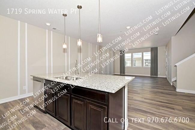 Building Photo - Gorgeous Townhome at Victory Ridge!