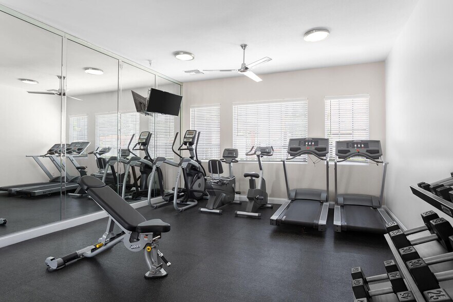 Primary Photo - Vista Imperio Apartments