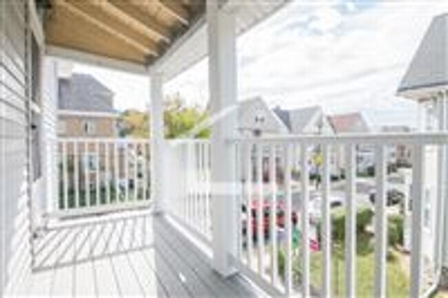 Building Photo - 59 Etna St