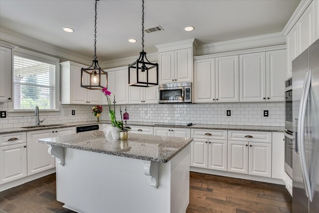 Building Photo - 314 Bella Rose Dr
