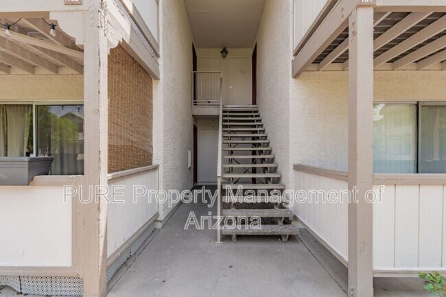 Building Photo - 616 S Hardy Dr