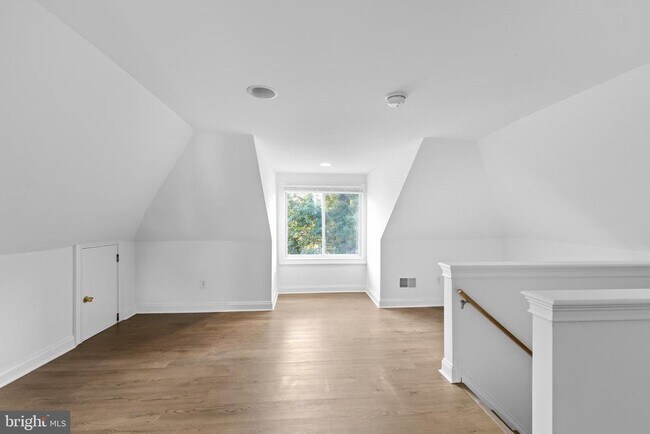 Building Photo - 720 Cinnaminson Ave
