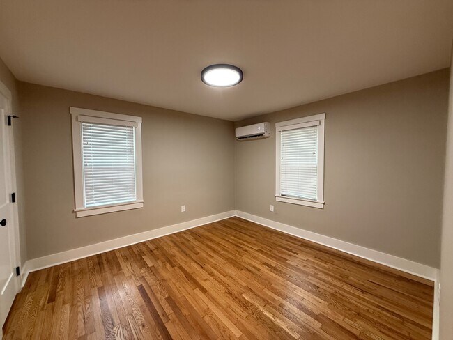 Building Photo - 1214 Catawba St