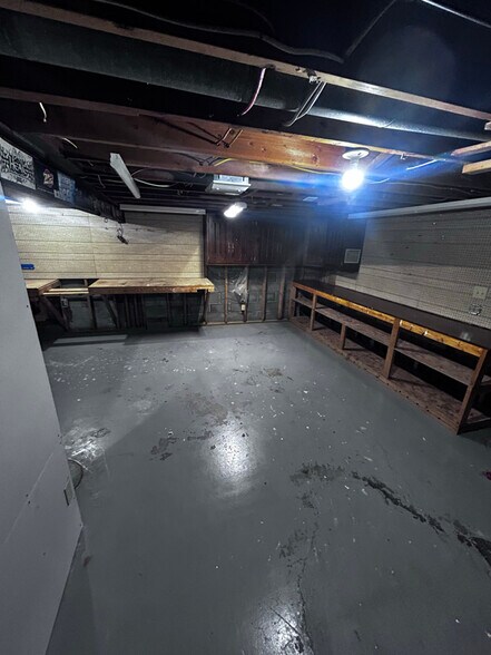 Building Photo - 4025 Kenyon Ave