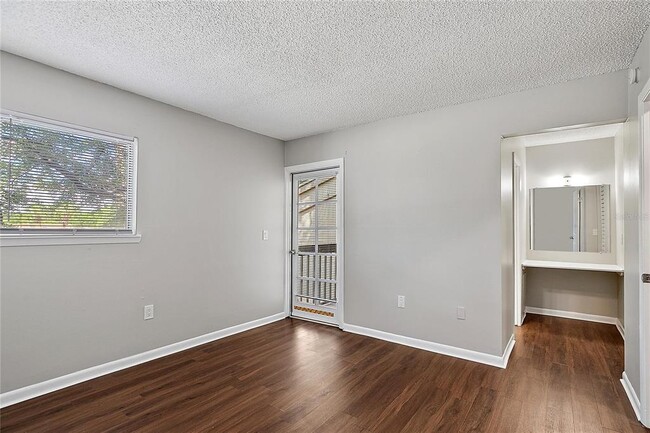 Building Photo - 6345 Newtown Cir