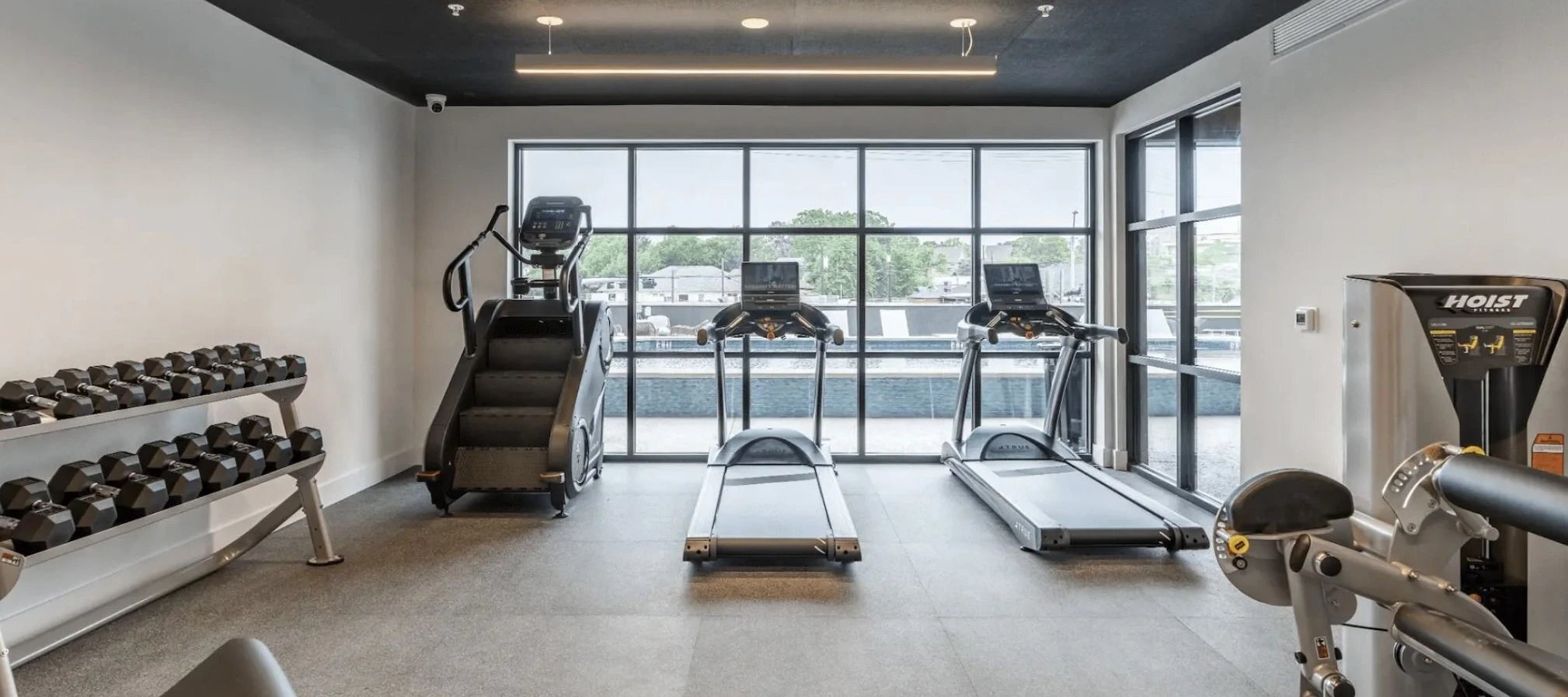 Building Photo - 1100 N Zang Blvd