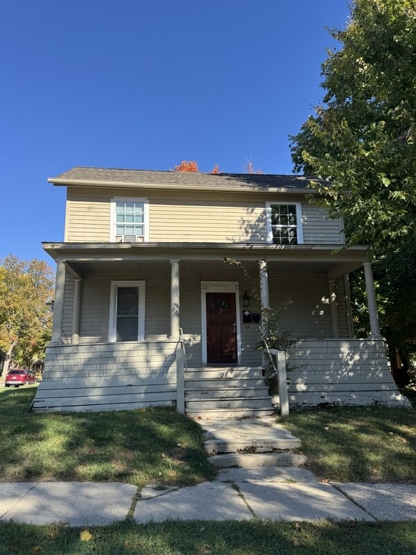 Building Photo - 716 Pearl St