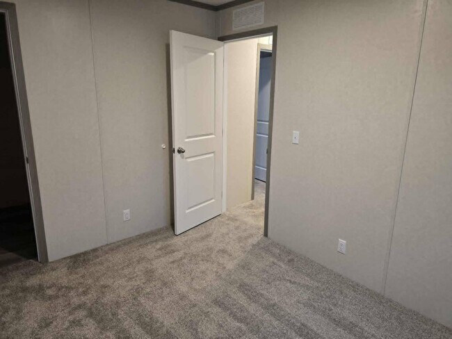 Building Photo - 613 Polk St