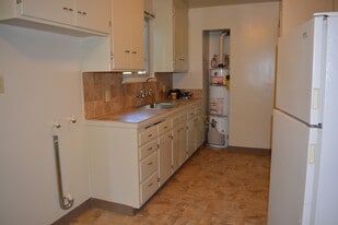 Building Photo - 409 34th St