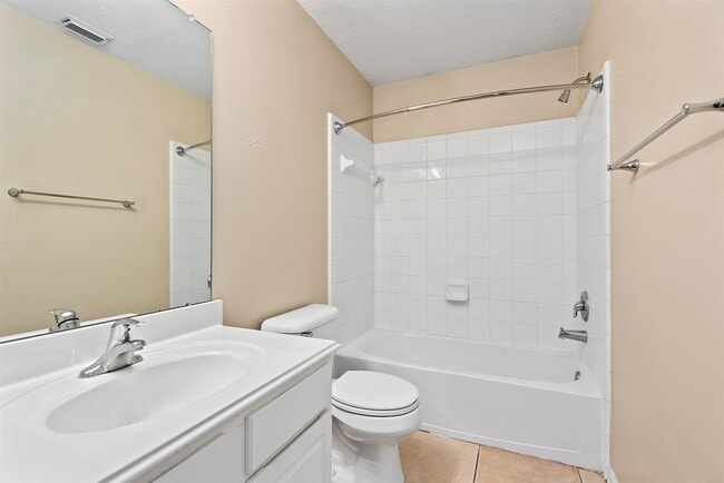 Building Photo - 19 E Twinvale Loop