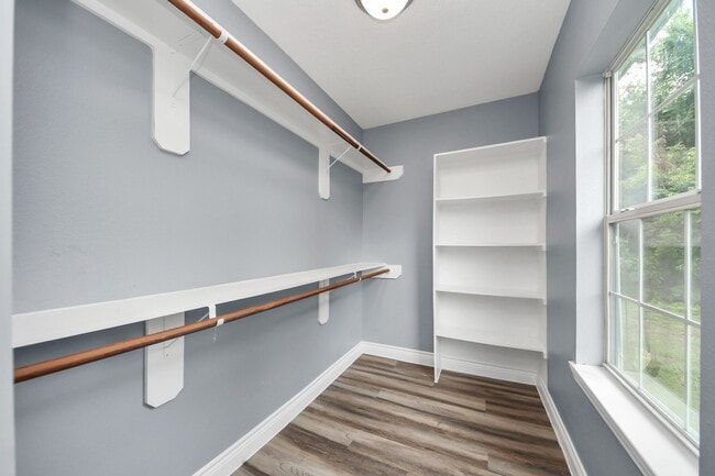 Building Photo - 221 3rd St N