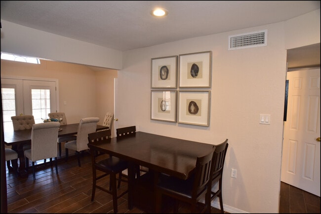 Building Photo - 7229 Canyon Run Dr