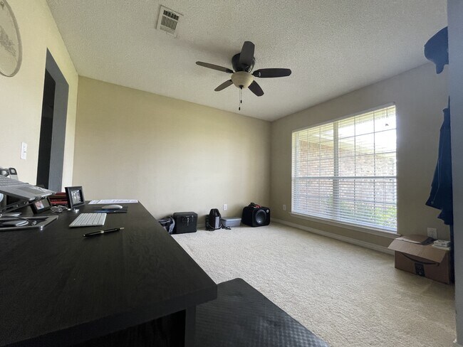 Building Photo - 7025 Boo Ln