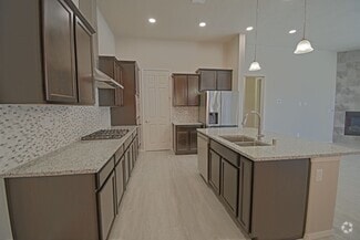 Building Photo - Three Bedroom / Three Bathroom Home in Mar...