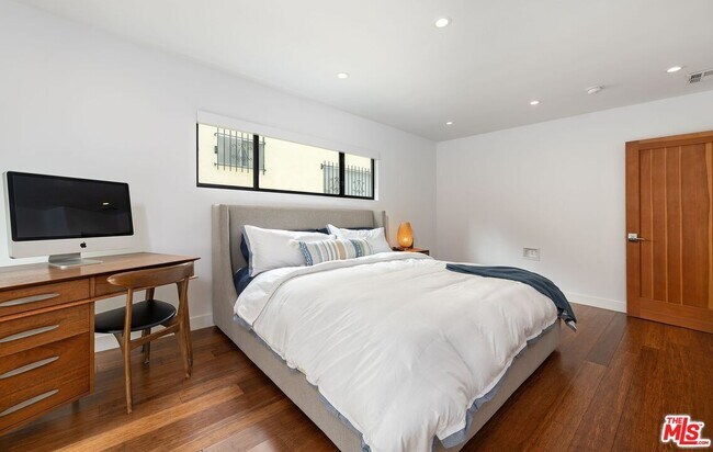 Building Photo - 7826 W 80th St