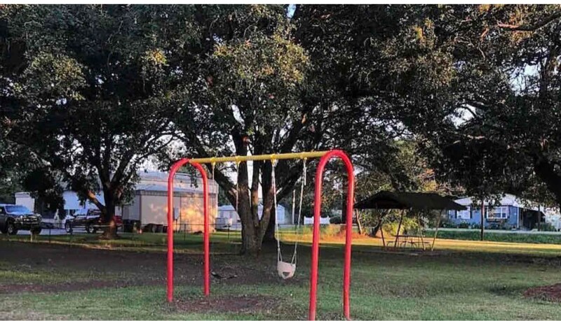 Building Photo - 404 N Landry Dr