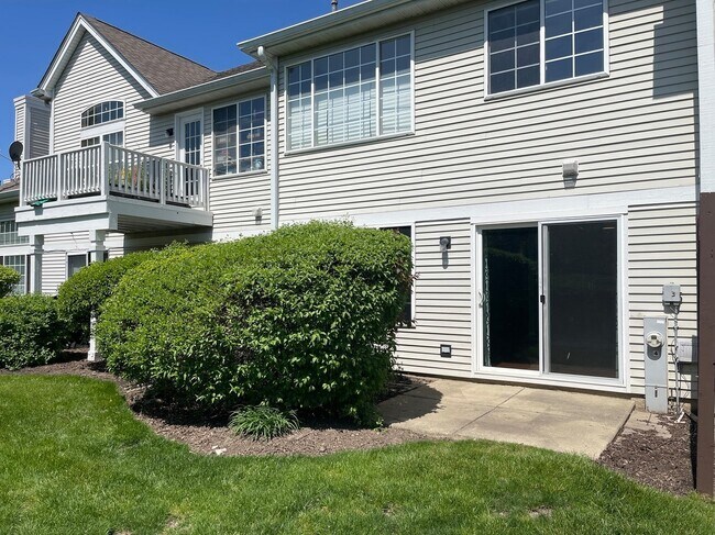 Building Photo - 868 Brompton Ct