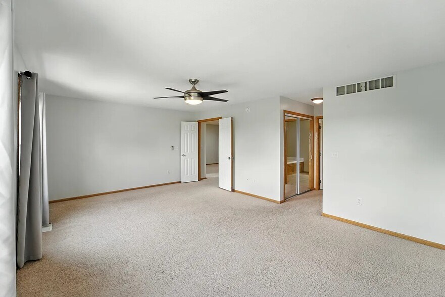 Building Photo - 277 S 79th St