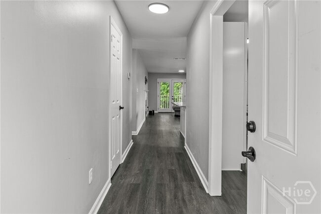 Building Photo - 140 Cumberland Ct