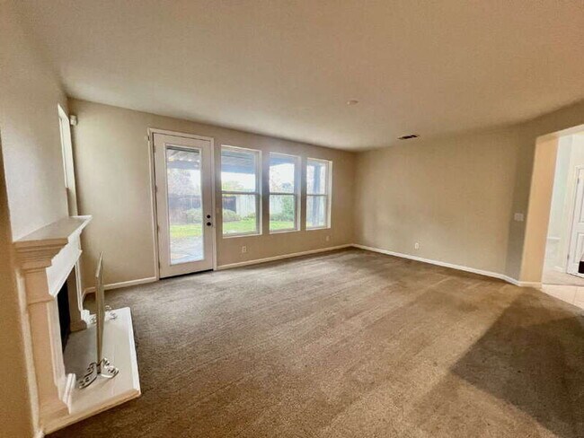 Building Photo - 116 Burgundy Ct