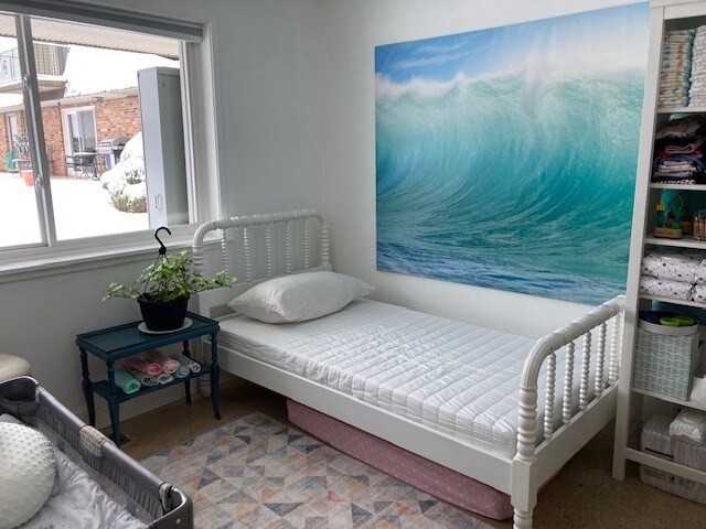 Building Photo - 161 E Queenwood Rd