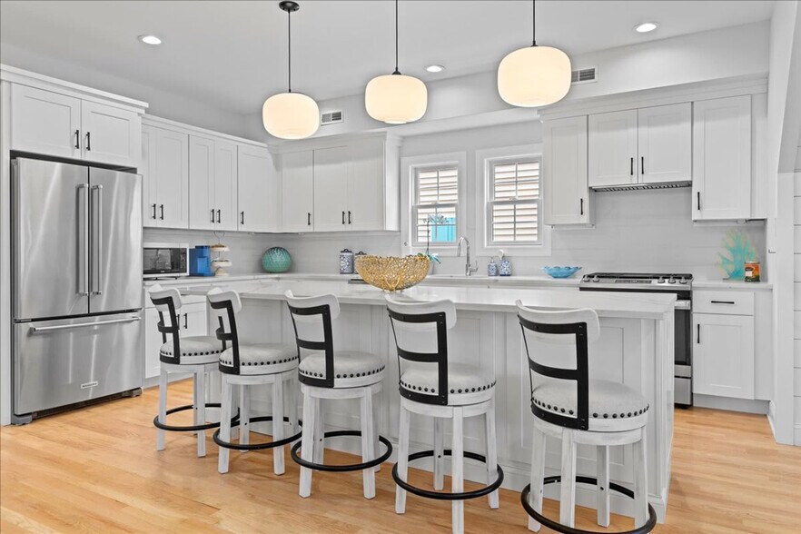 Building Photo - 212 Central Ave