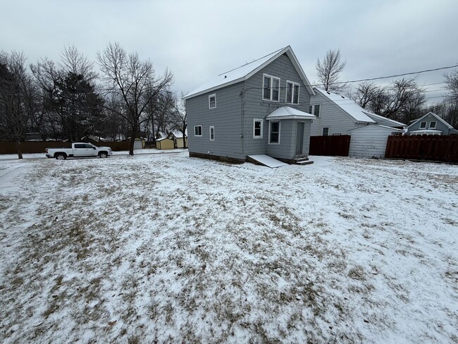 Building Photo - Gary New Duluth - 4-Bedroom - 1-Bath - Sin...