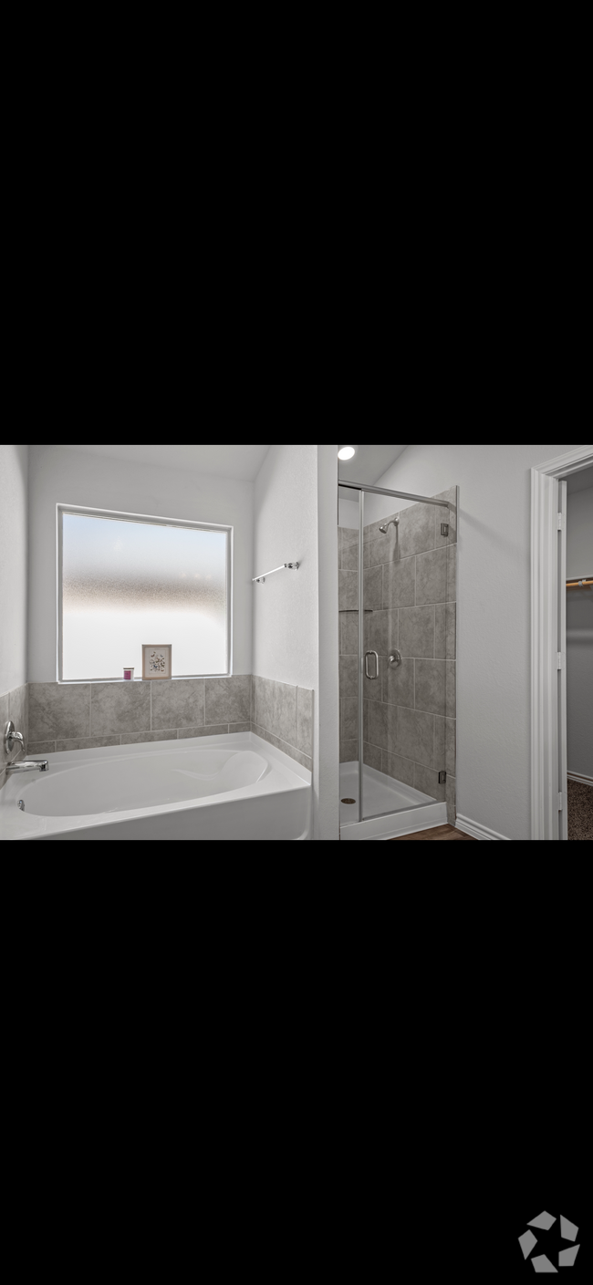 Building Photo - 3885 Lorenzen Ct