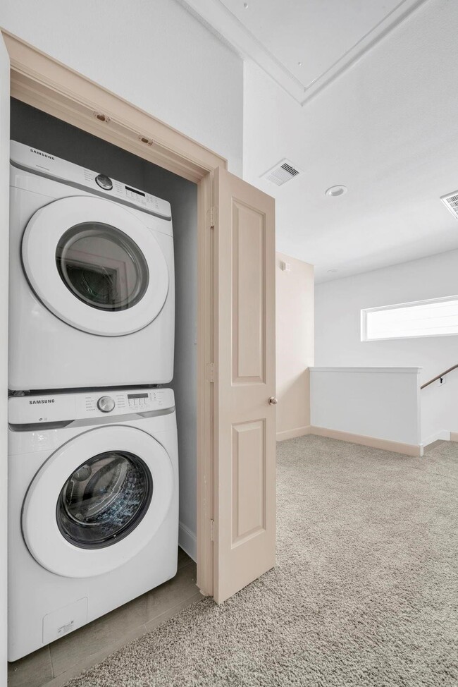 Building Photo - 9551 Neuens Rd