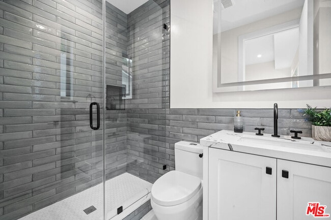 Building Photo - 4475 Mammoth Ave