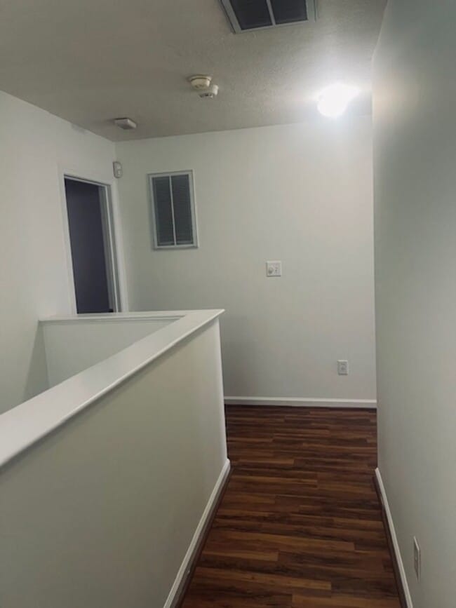 Building Photo - Jordans Crossing