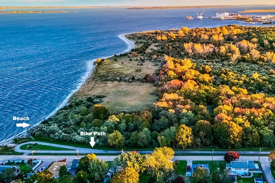 Aerial view of neighborhood with access to two private beaches and bike path - 278 Harrison St