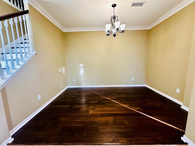 Building Photo - 3 W Greenhill Terrace Pl