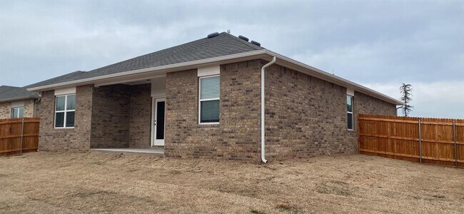 Building Photo - 4520 NE 123rd St