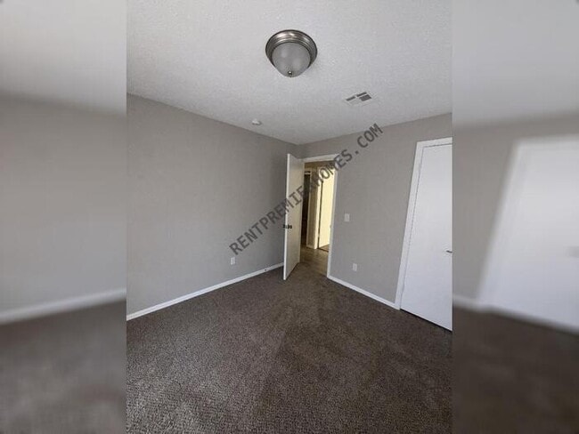 Building Photo - 5412 S Huddleston St