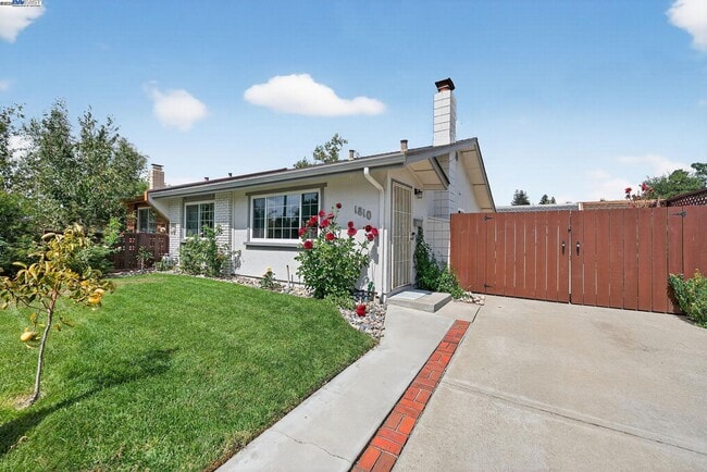 Building Photo - 1810 Peary Way