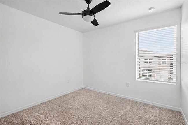 Building Photo - 868 Grandin St