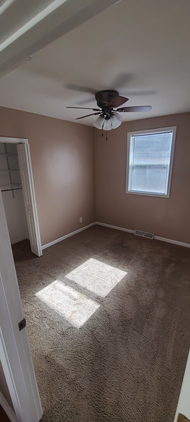 Building Photo - 42527 N Forest Ln
