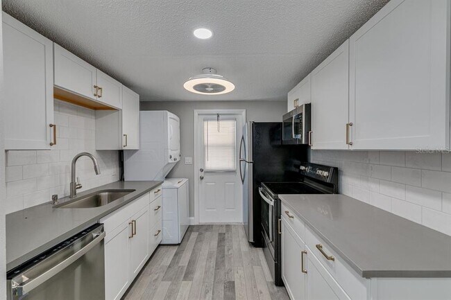 Building Photo - 13496 W Rena Dr