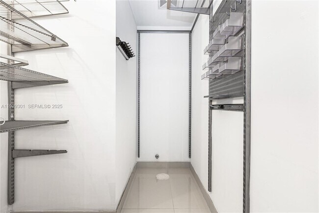 Building Photo - 60 SW 13th St