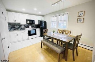 Building Photo - 3101 Revere Blvd