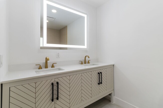 Building Photo - 3699 Liberty Square