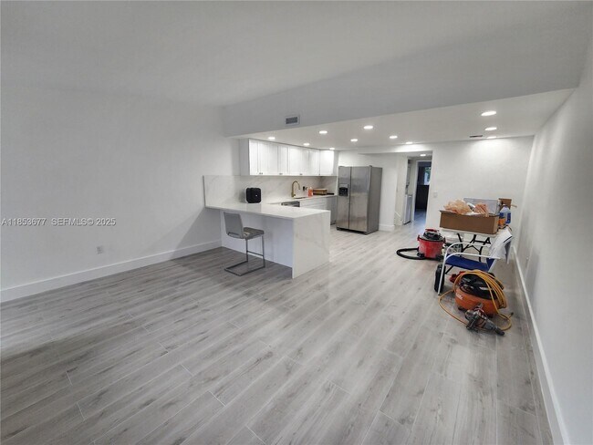 Building Photo - 6886 NW 166th Terrace