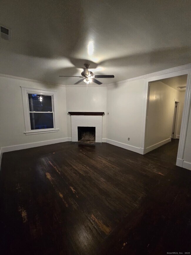 Building Photo - 75 Curtis St