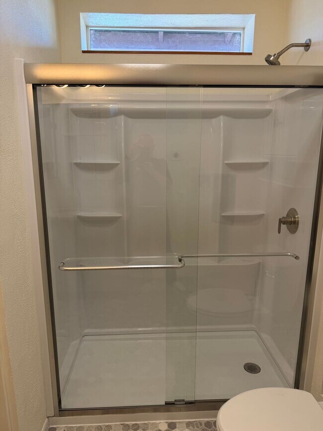 Building Photo - Beautiful 1 bedroom 1 bath unit in Springfield!