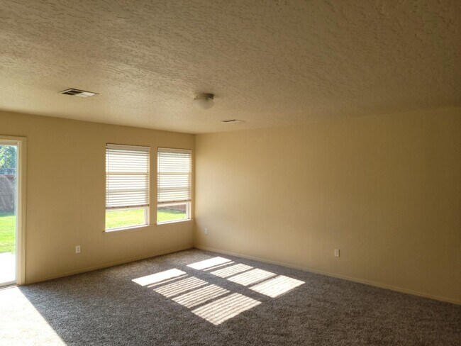 Building Photo - 4450 N Mooney Falls Way